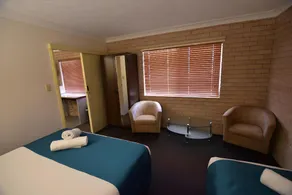 Kennedy Drive Boutique Motel & Nursery- Close To City Centre & Airport - 24 Hour Self Check-In - Image 3