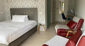Motel - Image 2