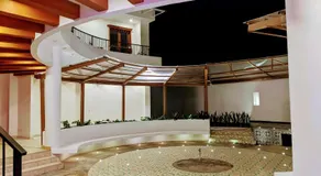OFF HOSTEL - Image 2
