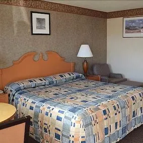 Gateway Inn Fairfield - Image 4
