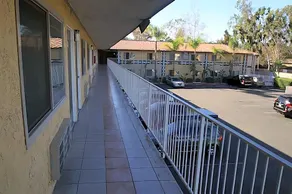 Civic Center Inn Santa Ana - Image 5