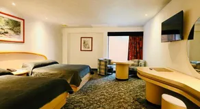Hotel Altum Business - Image 2