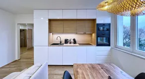 Jana's WOW apt, 3 room, free parking, 15'Airpt, 25'City - Image 2