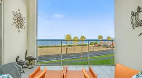 Frontage Apartments- 3Bedroom Central Seaview Escape - Image 3
