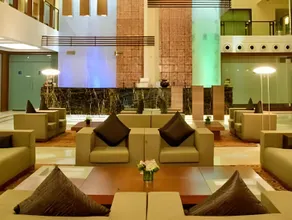 Clarion Hotel Bella Casa - Image 5