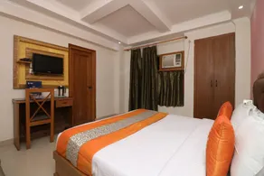 OYO 9978 Hotel Calista - Image 4