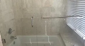 High End Triplex with Pool - Image 4