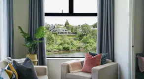 Amazing the Waikato River-View Brand New Villa with 4 bedrooms - Image 5