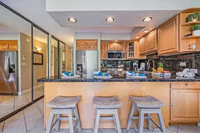 Appartement en copropriété convivial et familial avec jacuzzi et piscine chauffée | Vue sur l'eau | À côté de la plage - Image 3