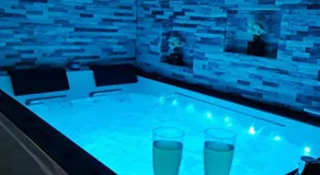 La Suite d'Ysis - Jacuzzi - Saint-Etienne - Image 3