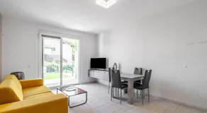 HOST4U - Garda Lake Lido Apartments With Pool, Garden and Private Parking in Garage - Image 2