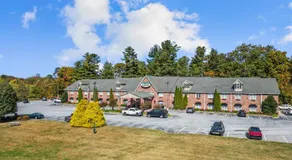 Mountain Inn & Suites Flat Rock - Image 4