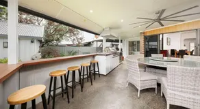 Central Entertainer's Paradise - Image 5