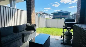 Delightful Austral Stay with AC and built-in wardrobe - Image 5