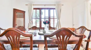 Homely 5 Bed House - 15 Mins to Cardiff City - Image 3