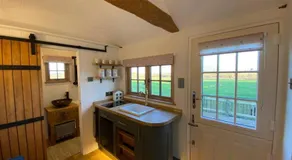 Luxury Shepherd Hut - Image 3