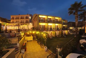 Cunda House Küçük Otel - Image 3