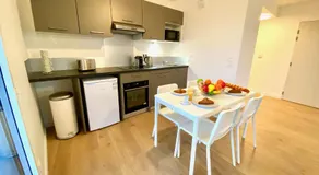 Presqu'île de Caen, Terrasse & Parking - Image 2