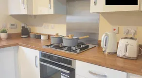 Three Bedroom Semi Detached House By Flipside Property Aylesbury Serviced Accommodation & Short Lets With Wifi & Parking - Image 2