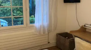 Chambre au calme dans résidence avec terrain de tennis - Image 2