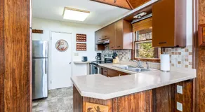 Mountain chalet w hot tub & private balcony - Image 4