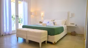 Schinoza Luxury Suites - Image 2