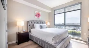Modern Apt with Harbor Views - Image 2
