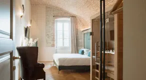 Pavillon Apartments - Image 2