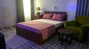 Le Petit Manoir - Image 2