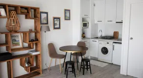 Studio cabine avec balcon, parking privé, accès direct plage, proche centre ville - FR-1-319-44 - Image 3