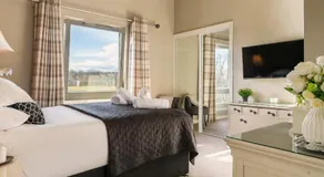 Stirling Riverview Apartment - Image 2