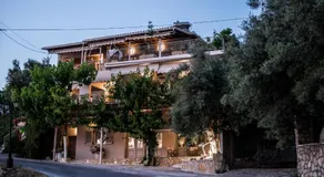 Aloni Studios & Apartments - Image 4