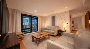 Thames view apartment south quay-Canary Wharf-O2 -excel-royal Victoria - Image 2