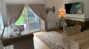 Beautiful Little Bungalow, Indoor Fireplace, & Bar - Image 2