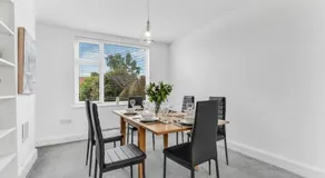 Relaxing 3 Bedroom Stay with Private TVs Near Ashby - Image 5