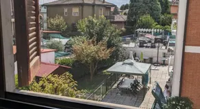 Camera con bagno in villa - Image 3