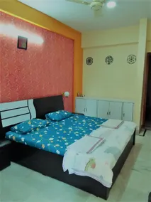 Lovely flat with 24x7 Security, Lift. City Center - Image 4
