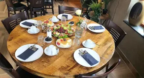 3 Monkeys Hotel - Image 4