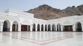 Near Al Haram Suites, Furnished Apartments - Image 4