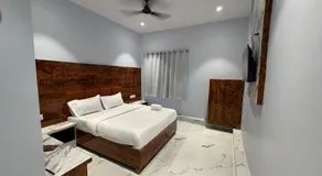 Hotel Midnight Lodging & Boarding - Image 4