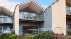 16 Seine Bay Apartment - Image 5