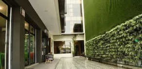 Columbus Plaza Hotel - Image 2