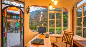 Zostel Plus Mussoorie, Kempty - Image 5