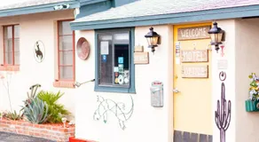 Larian Motel - Image 3
