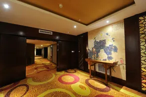 Emperor International Hotel - Image 2