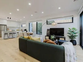 Stylish 4BR Townhouse with Private Courtyard - Image 2