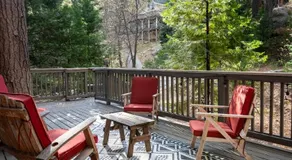 The Mighty Pines Retreat + Large Patio + BBQ+View! - Image 3