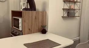 Appartement moderne Wifi Fibre et Parking privé gratuit avec balcon et ascenseur - Image 4