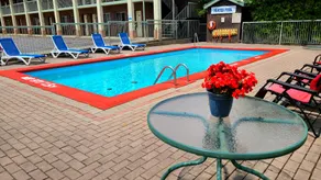 Riviera Inn And Suites 1000 Islands - Image 3