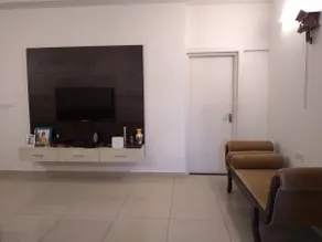 Private Room in 3BHK Homestay with Balcony - Image 3